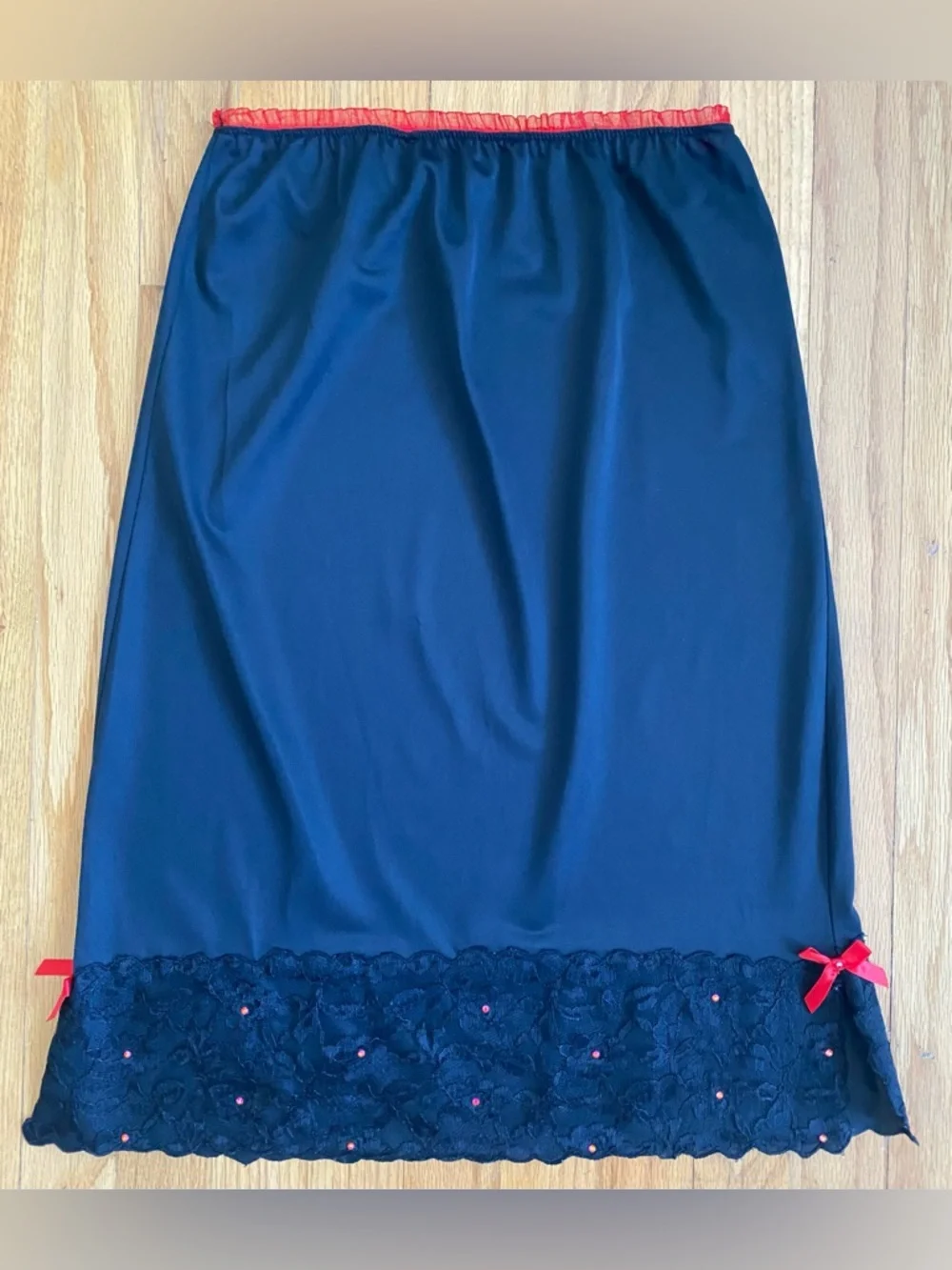 Vintage 60s Embellished Nylon Half Slip *Medium* BLACK Red Side Split Lace Slip - Picture 1 of 5
